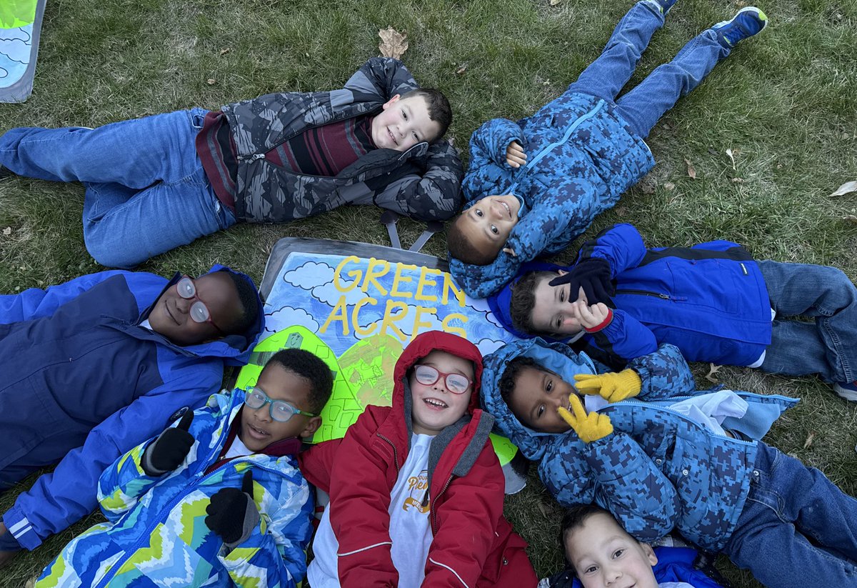 Waiting for the Founder’s Day parade to start!