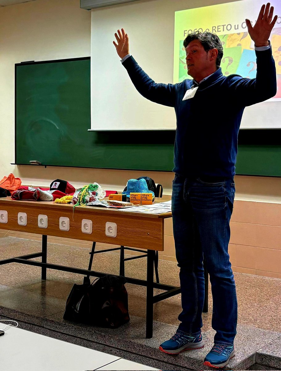 kriesgo's tweet image. Cada viernes tarde en el Programa UNIOVI INNOVATION SKILLS unioviinnovationskills.es compartimos con los estudiantes @uniovi_info herramientas y métodos de creatividad para co-crear soluciones a los retos de empresas con metodología participativa by @FIDACONSULTORES en acción 😉