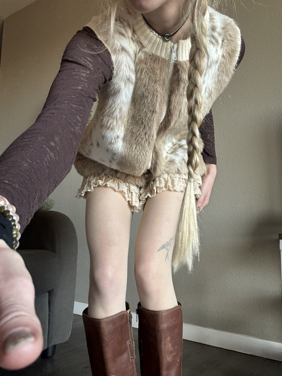 been wearing this vest and petting my stomach all day