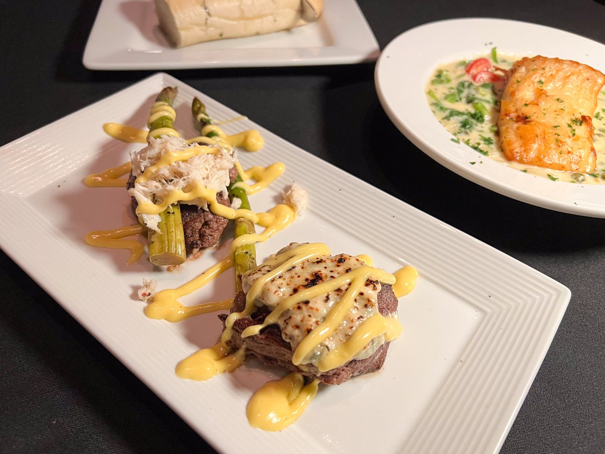 Tender steaks seared to perfection. Fresh and flavorful seafood prepared with rich ingredients. Plan your next special dinner at Mo’s A Place For Steaks, now open in Greenwood. Learn more: festivalcountryindiana.com/mo-s-a-place-f… #festcountryin