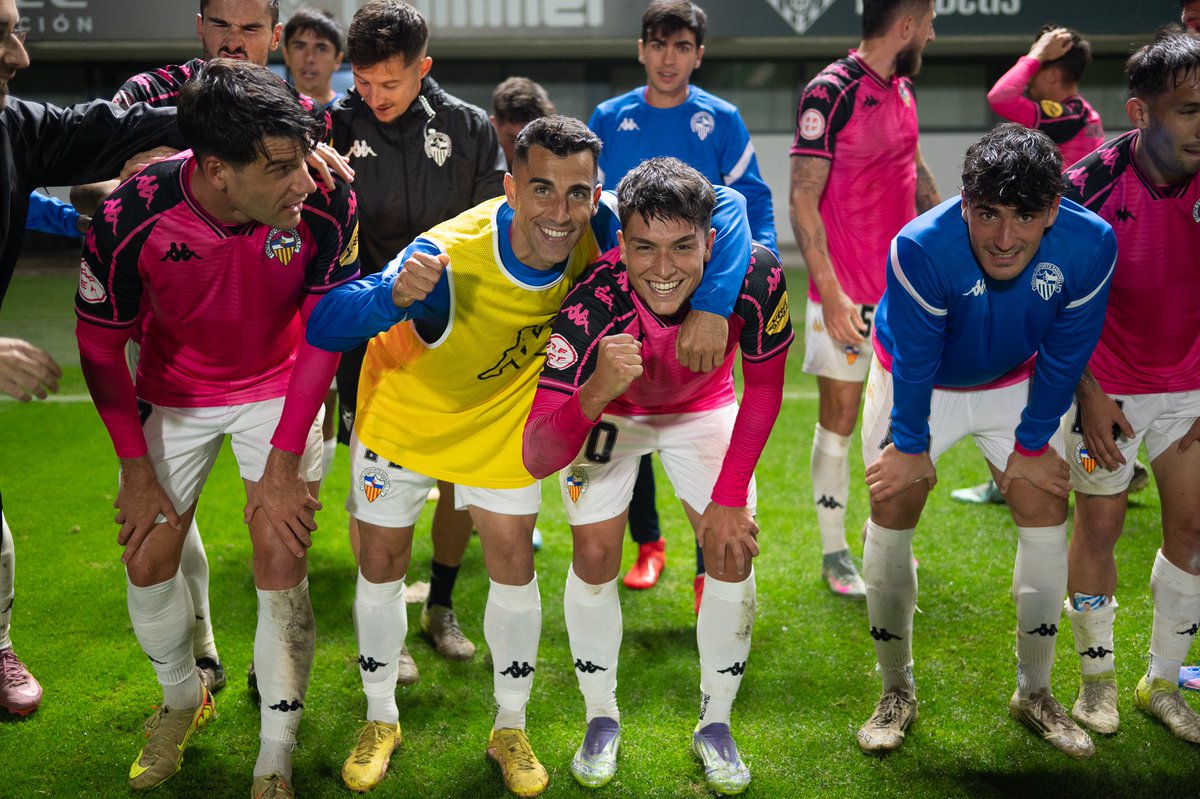 E-Q-U-I-P-A-Z-O🤍💙. Victoria muy importante en un escenario muy especial. <a href="/CESabadell/">CE Sabadell 🧅</a>