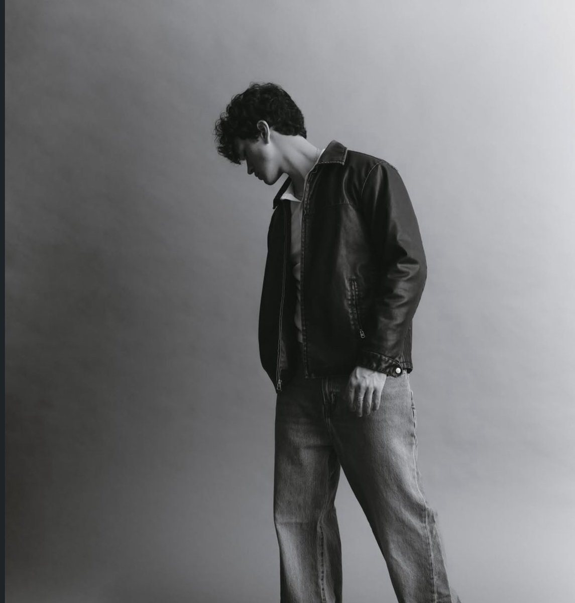 acervocharlieb's tweet image. O CHARLIE FEZ UM PHOTOSHOOT NOVO ISSO NÃO É UM TREINAMENTO E NEM MENTIRA DE ACERVO