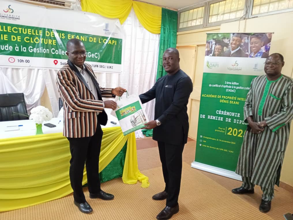 OAPI_TWIT's tweet image. 📍 #Ouagadougou | 14.11.2025
11 pros certifiés en gestion n collective des droits d’auteur par l’#APIDE, après 3 mois de formation à l’#IUFIC (Univ. Thomas SANKARA) &amp;amp; 1 stage au #BBDA.
👏 Bravo à la nouvelle promotion du #CAGeC  !
#PropriétéIntellectuelle #DroitsDAuteur 
#OAPI