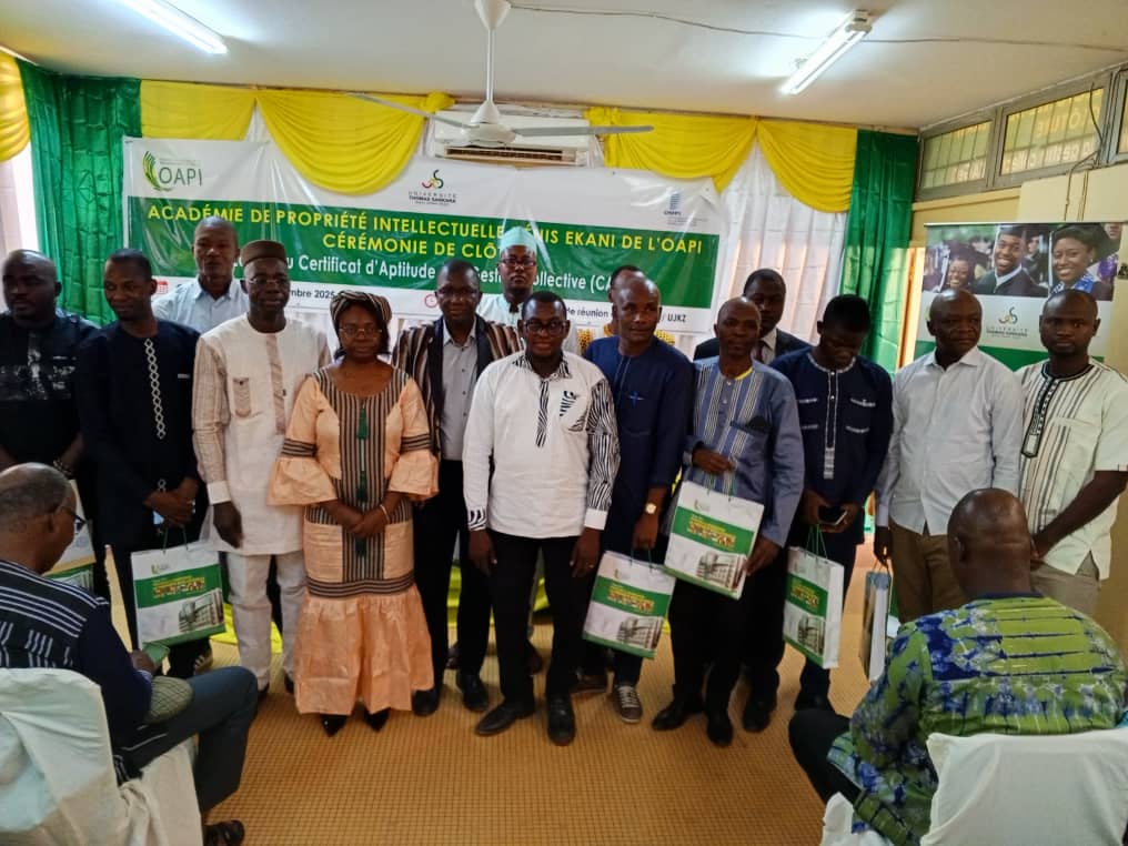 OAPI_TWIT's tweet image. 📍 #Ouagadougou | 14.11.2025
11 pros certifiés en gestion n collective des droits d’auteur par l’#APIDE, après 3 mois de formation à l’#IUFIC (Univ. Thomas SANKARA) &amp;amp; 1 stage au #BBDA.
👏 Bravo à la nouvelle promotion du #CAGeC  !
#PropriétéIntellectuelle #DroitsDAuteur 
#OAPI