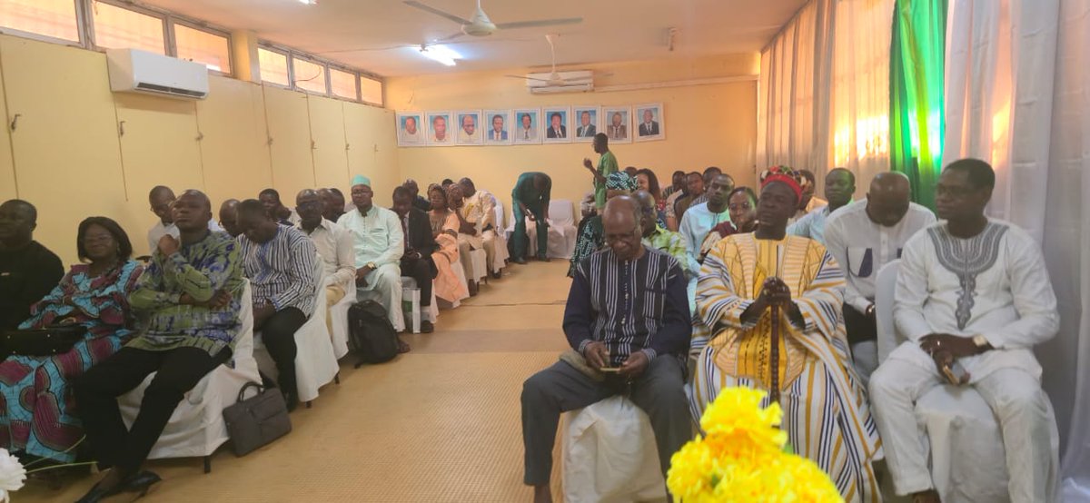 OAPI_TWIT's tweet image. 📍 #Ouagadougou | 14.11.2025
11 pros certifiés en gestion n collective des droits d’auteur par l’#APIDE, après 3 mois de formation à l’#IUFIC (Univ. Thomas SANKARA) &amp;amp; 1 stage au #BBDA.
👏 Bravo à la nouvelle promotion du #CAGeC  !
#PropriétéIntellectuelle #DroitsDAuteur 
#OAPI