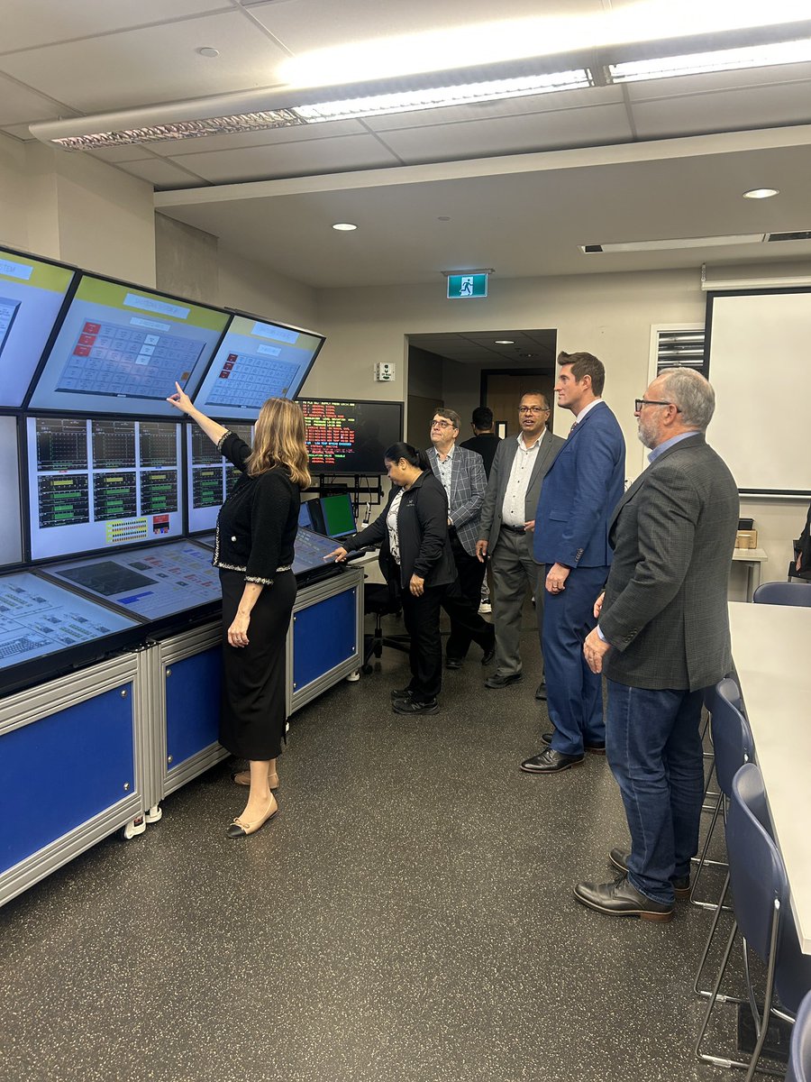 Gr8 to tour <a href="/mckelvieAJAX/">Jennifer McKelvie</a>, <a href="/TurnbullWhitby/">Ryan Turnbull 🇨🇦🇺🇦</a> and <a href="/JuanitaNathan/">Juanita Nathan</a> around our <a href="/ACE_WindTunnel/">ACE Climatic Aerodynamic Wind Tunnel</a> and energy labs to see the work we can do to bolster national defence and critical energy infrastructure. We need innovation out in 🇨🇦 market and we’ve rolled up our sleeves. Let’s get at it!