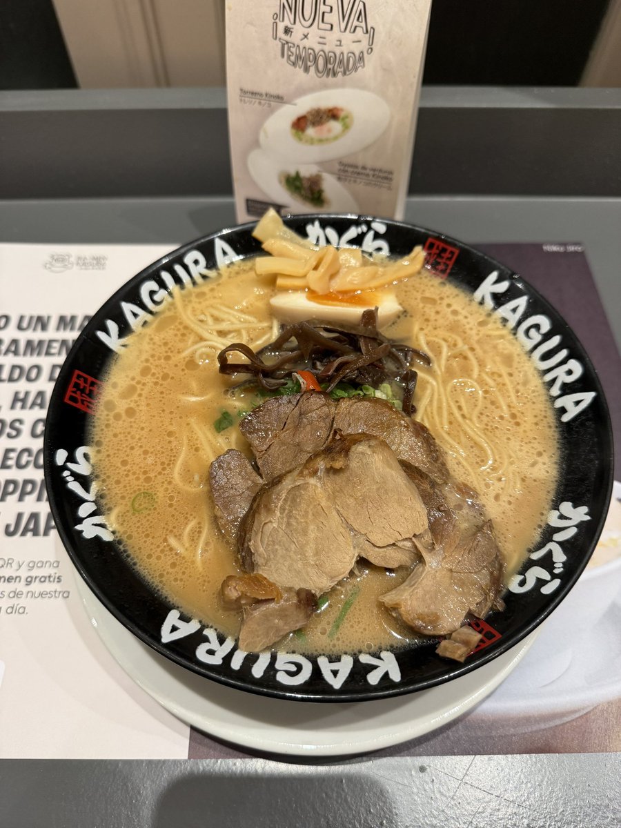 6yll_'s tweet photo. マドリードで食うラーメンうめぇ！ https://t.co/4fcuqXx1ub