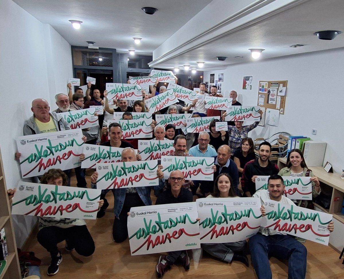 Gaur gonbidatu berezi bat izan dugu Gueñesen. <a href="/Iker__Casanova/">Iker Casanova</a> plazer bat!

#AskatasunarenHaizea