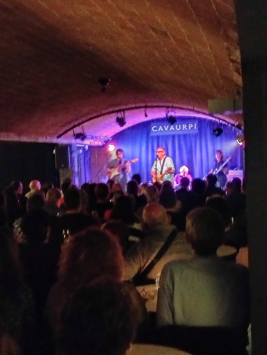 Però quin concert MEMORABLE de Quimi Portet hem presenciat avui a Sabadell. Una sala amb un so de LUXE!