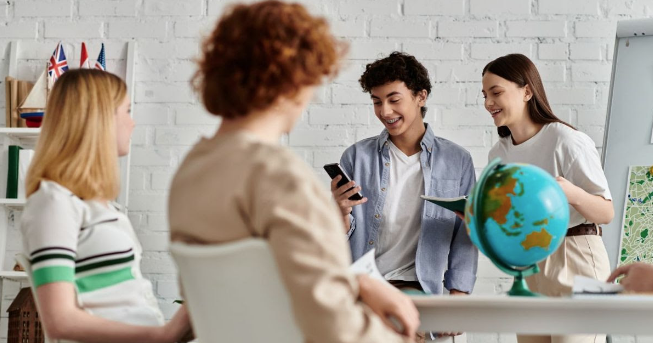 En la #UNAB ampliamos el portafolio académico para el primer semestre de 2026 con el nuevo pregrado profesional Licenciatura en Ciencias Sociales, en modalidad híbrida, una apuesta con formación única ✅. Te contamos los detalles ➡️: bit.ly/4pb5M0M