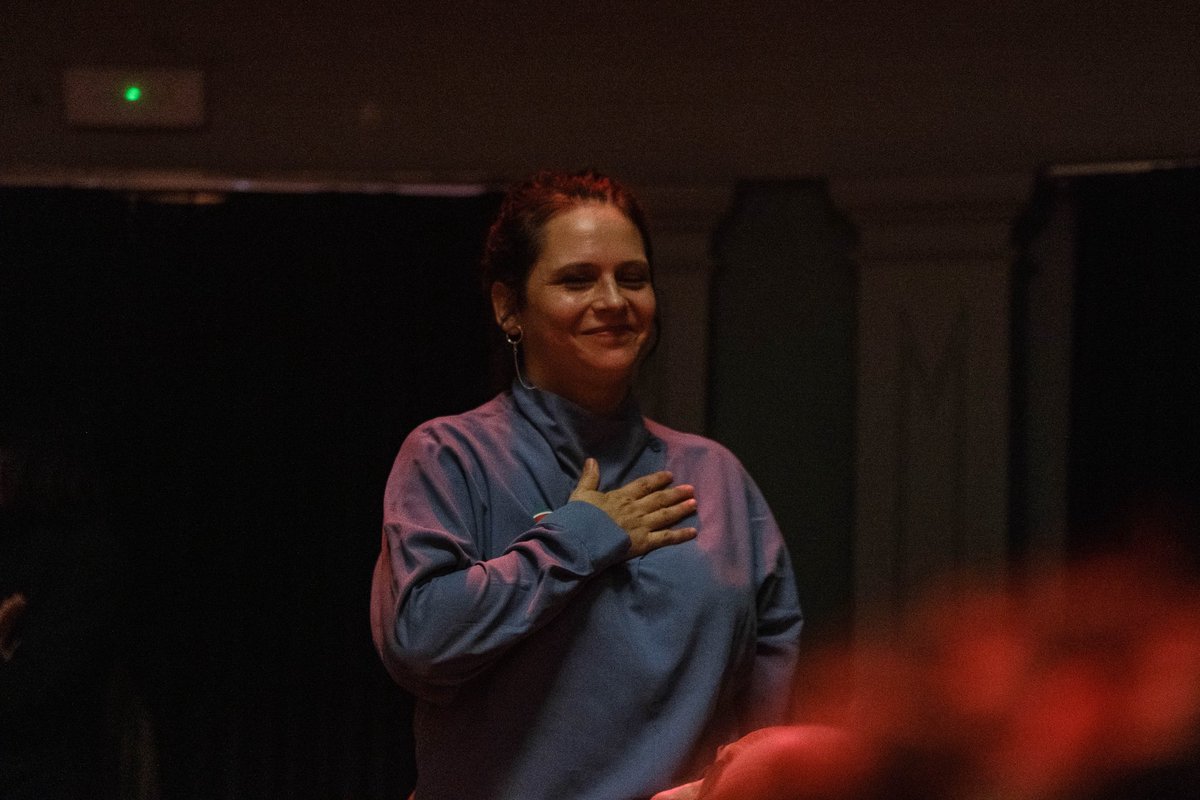 ✨Cineuropa premiou hoxe o compromiso e rigor de Jaione Camborda, destacando o seu respecto pola intelixencia e a participación do público, a súa capacidade de facernos ver e sentir en colectivo 

Parabéns, Jaione 👏