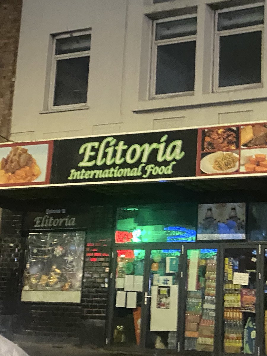 DR0WNINGSVN's tweet photo. mistook the el for an h and thought it said hitoria #needtosleep https://t.co/J6uaitg0n6