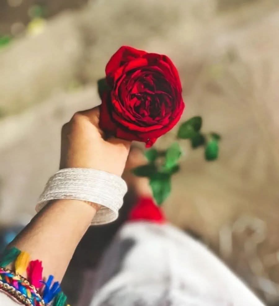 Raima__nor's tweet image. জীবনে সবকিছু জানার প্রয়োজন নেই।
মানুষের সাথে মিশবেন, কিন্তু অতিরিক্ত মিশবেন না।
কারো গোপন বা ব্যক্তিগত তথ্য জানার চেষ্টায় কখনও কখনও মনের শান্তি নষ্ট হয়।
কিছু অন্ধকার এড়িয়ে চলাই বুদ্ধিমানের পরিচয়।🖤
 শুভ সকাল