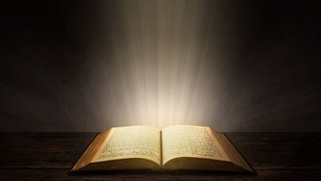 Heavenly Father, I ask for your courage to face the trials ahead. Give me the strength to overcome fear and uncertainty. May your presence be my source of bravery. In Jesus' name🩷, I pray. Amen
