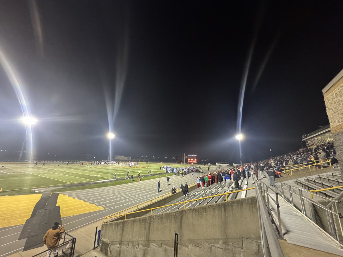 TWO Rideout Commits in the last two days for the #Titans AND some Wisconsin Playoffs Friday Night Lights at Titan Stadium.

#O2HVE6AS