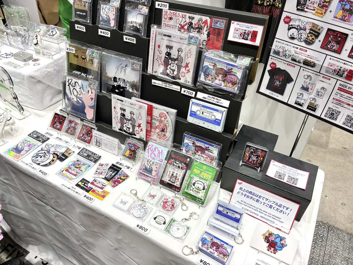 1999Graphics's tweet image. おはようございます！☀️

デザフェス62、1日目ついにはじまりました！
新グッズもりもり&amp;amp;初コラボグッズなど
どれもこれもおすすめばかりです！

西館1階【F52】でお待ちしております！

#デザフェス62