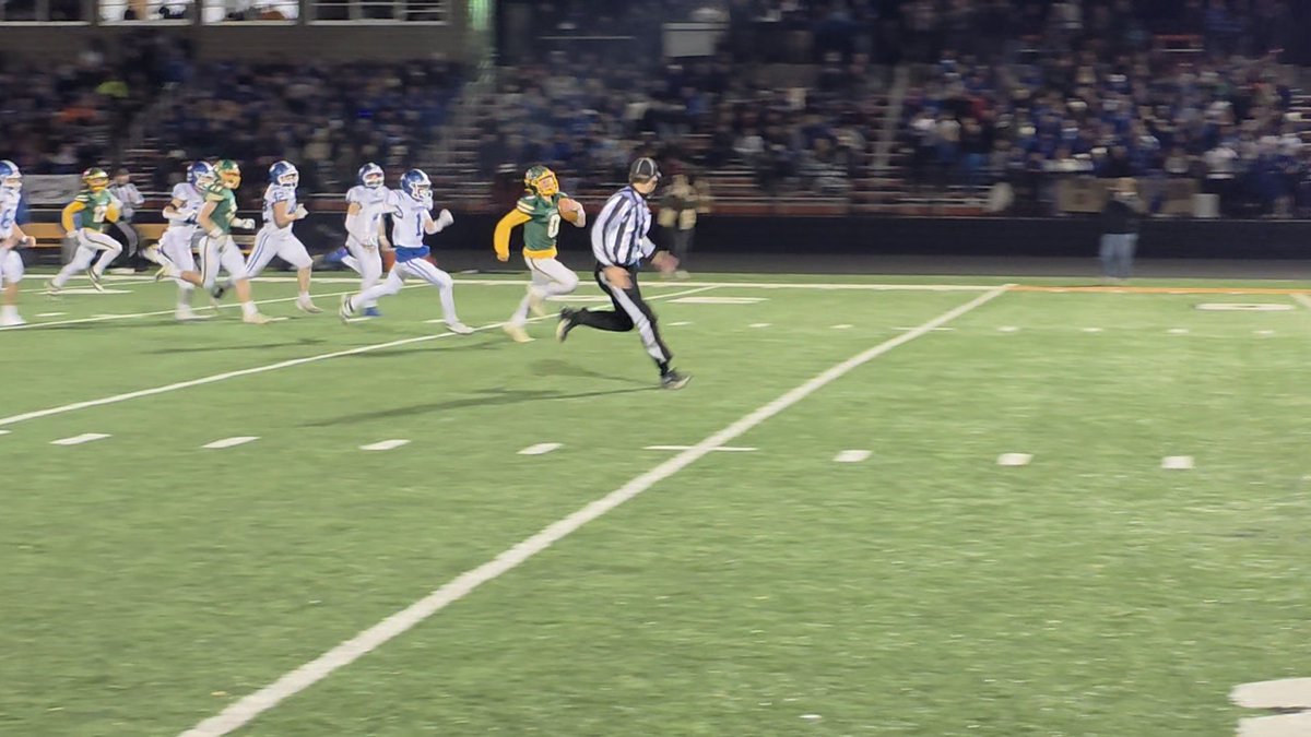 EdgarFootball17's tweet image. Edgar scores again. A 64 yard touchdown run puts the Wildcats back on top. With 11:04 left in the game and a trip to state on the line Edgar leads Mondovi 21 to 14. #WildcatPride