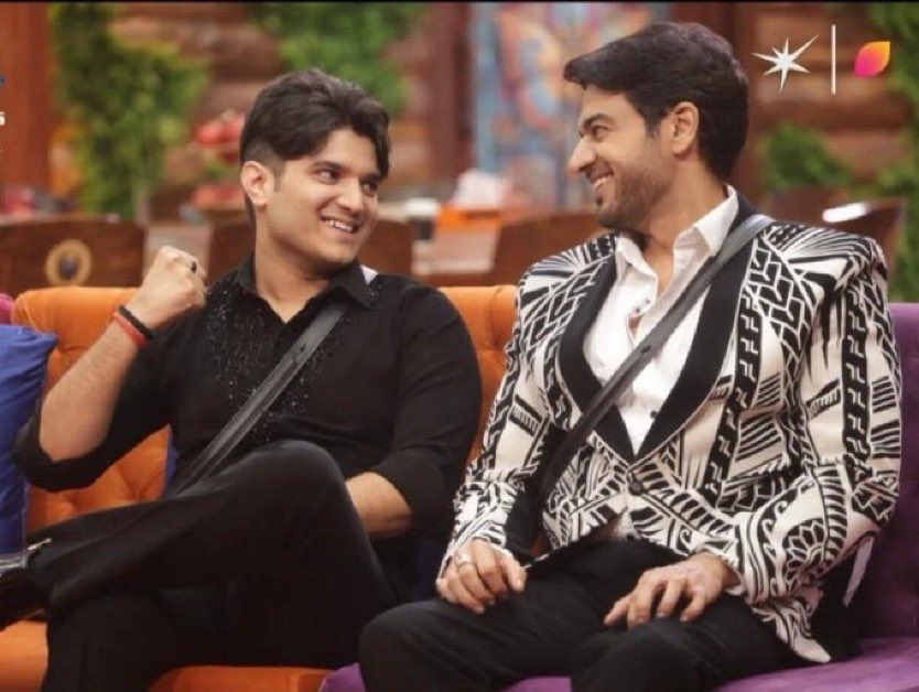 BBTak2468's tweet photo. Which bond is genuine &amp; you support? 🤝🫶

LIKE ❤️ :- #MridulTiwari &amp; #GauravKhanna 
REPOST 🔄 :- #AbhishekBajaj &amp; #AshnoorKaur 

#BiggBoss19 #Abhinoor #AmaalMallik 

Like.                                    RT.
Gaurav &amp; Mridul             Abhishek &amp; Ashnoor https://t.co/XmyZPXwuvD