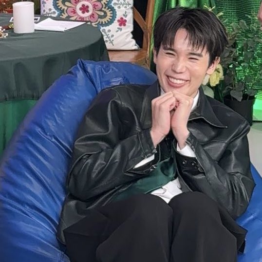 maybeyourtiny's tweet photo. มองจากญี่ปุ่นก็รู้ว่าลูกใคร 😎 น่าย้าก สู้สู้นะก้าบน้องนู๋เชี่ยน หลานย่าย่าเก่งที่สุด 

#AVOCEAN 
#WorldCharacterSummitinHanyu https://t.co/HnSDkTqLgy