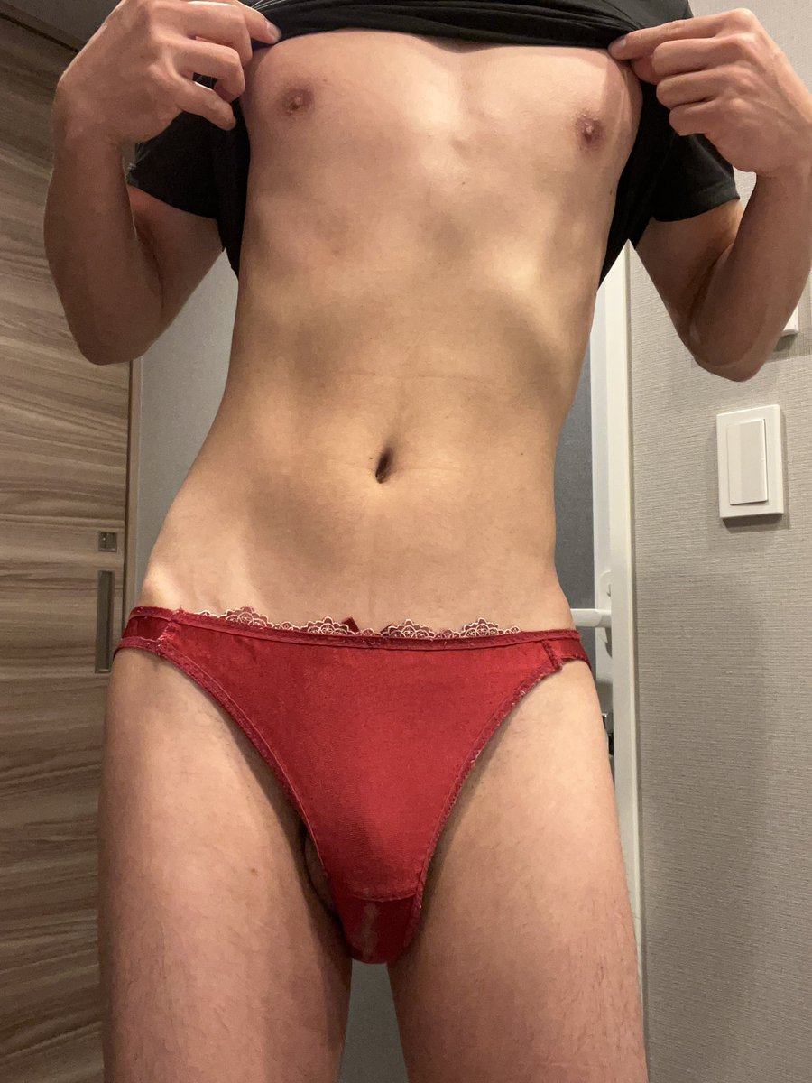 panpankokikoki's tweet photo. 26妻の使用済み下着を洗濯機からこっそり出して、履くのが趣味です。
裏返して、染みをみんなに見てもらおうね。

RTしてくれ方には妻の裸送ります😍
DM下さい！

#ぶっかけ #ぶっかけ依頼 #寝取られ #NTR #下着女装 #パンティ https://t.co/DsOTvTuoLO