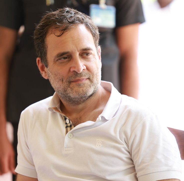 भारत के लोकतंत्र को बचाएंगे।
बीजेपी के हाथों देश का गला नहीं घोटने देंगे.

हम राहुल गांधी के साथ खड़े हैं,
लड़ेंगे और जीतेंगे...