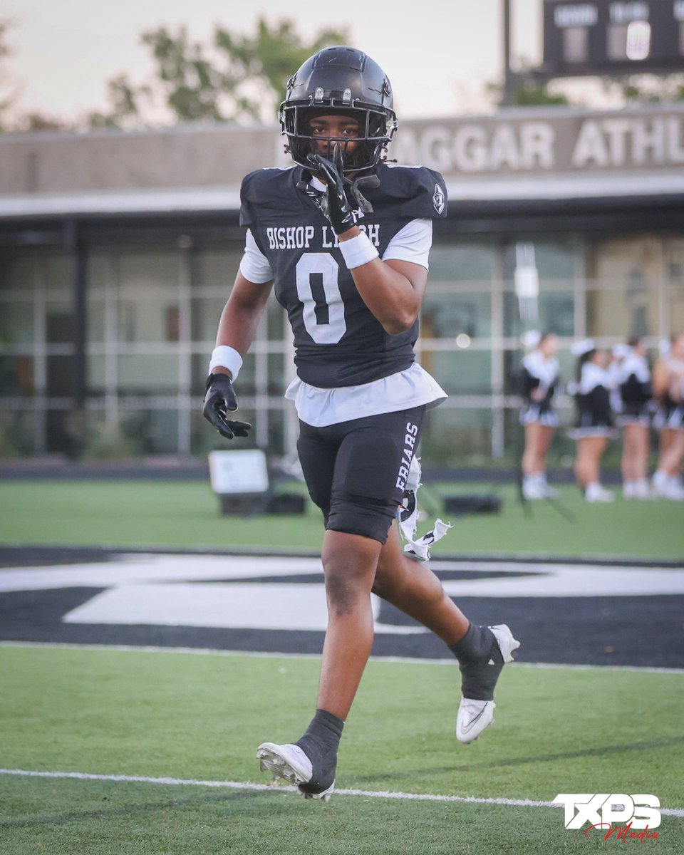 FINAL: 

Bishop Lynch: 35

Central Catholic: 34

Survive and Advance. 

#txhsfb