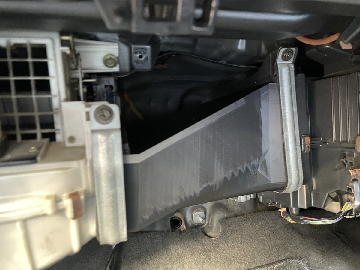 delayedead_'s tweet image. エアコン修理の過程でエバポケースを複製しようとしていたので、副産物としてダミーエバポレーターが出来ました。