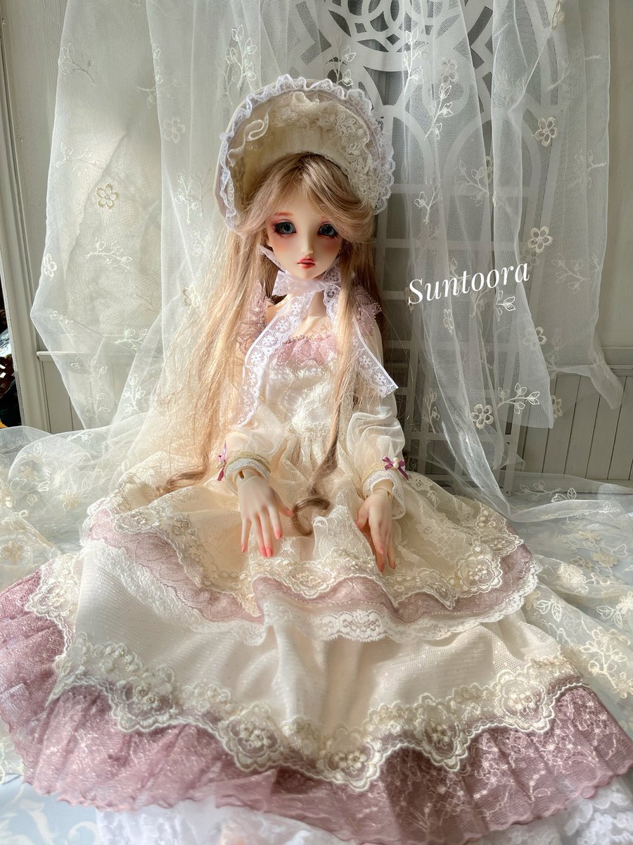 グラフティの試作品ができました。ドレス、パニエ、ソックス、ポンネットのセットにしようと思います。
お買い上げの際は現金払いでお願いします。
#アイドール仙台
#ドルパ
#スーパードルフィー
#シャルロッテ