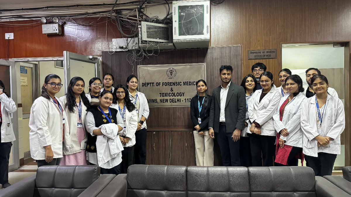 NFSU_Delhi's tweet image. Academic visit for the students of School of Forensic Science, NFSU, Delhi to the Department of Forensic Medicine and Toxicology, @aiims_newdelhi on Nov 14, 2025. 
#NFSUDelhi #ForensicScience #AcademicVisit #AIIMSNewDelhi #Toxicology #Histopathology #VirtualAutopsy