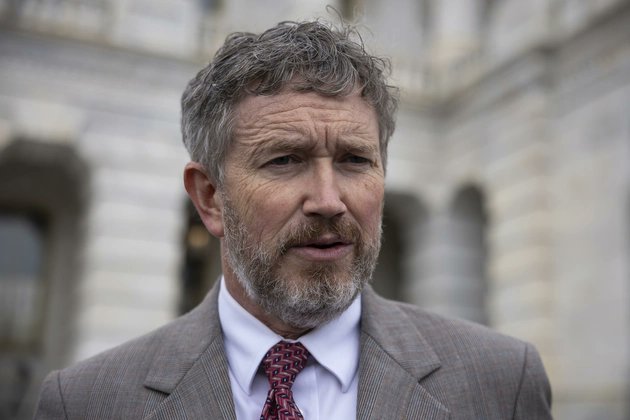 Thomas Massie may be crazy, but he is one of the only GOP members of Congress willing to stand up to Donald Trump.

That is to be commended.