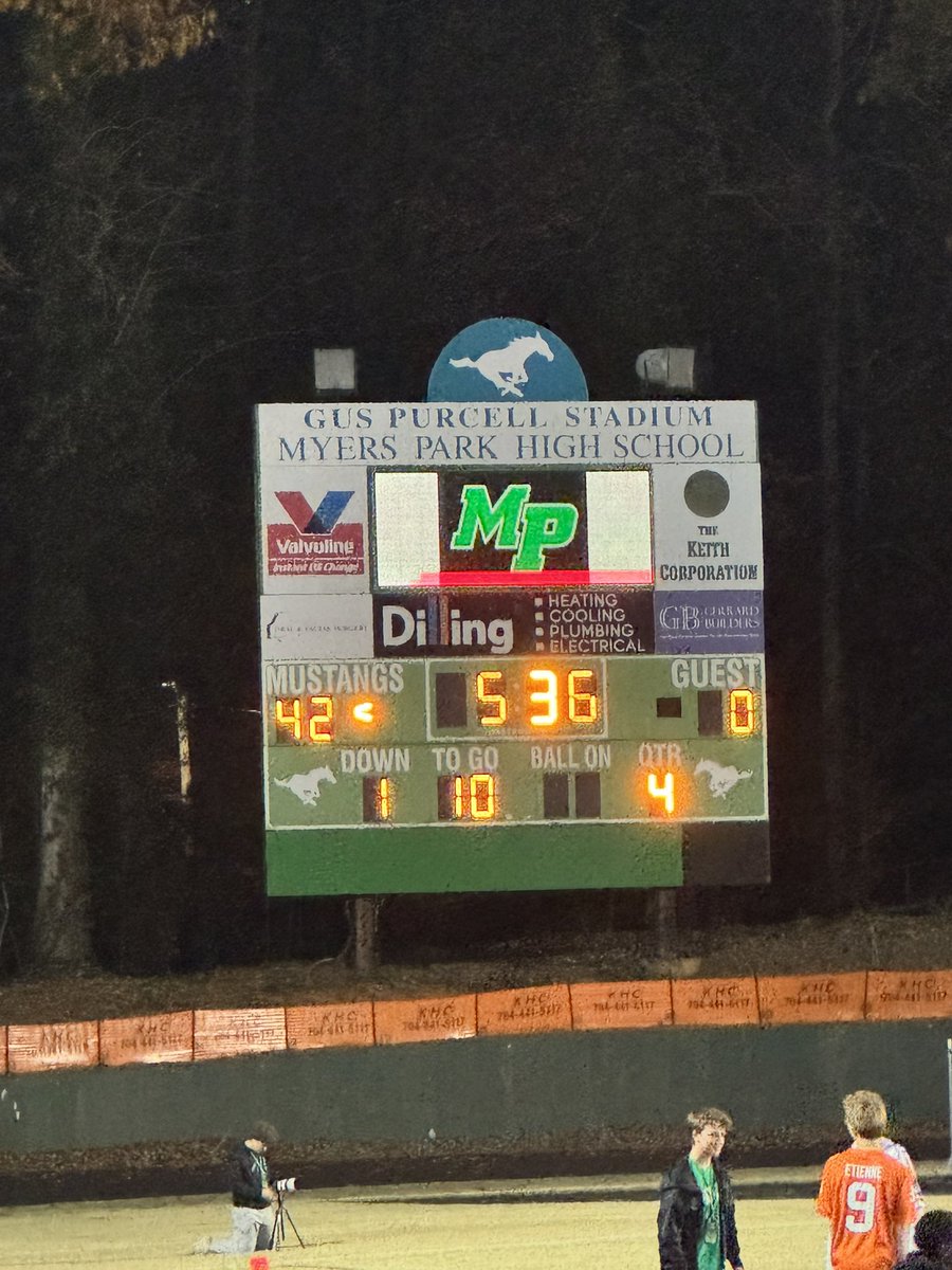 Regan55Godman's tweet photo. This W!! #LLWPS #Play4Parker ๐@MyersParkHS @myersparkfball https://t.co/uf22s70hqd
