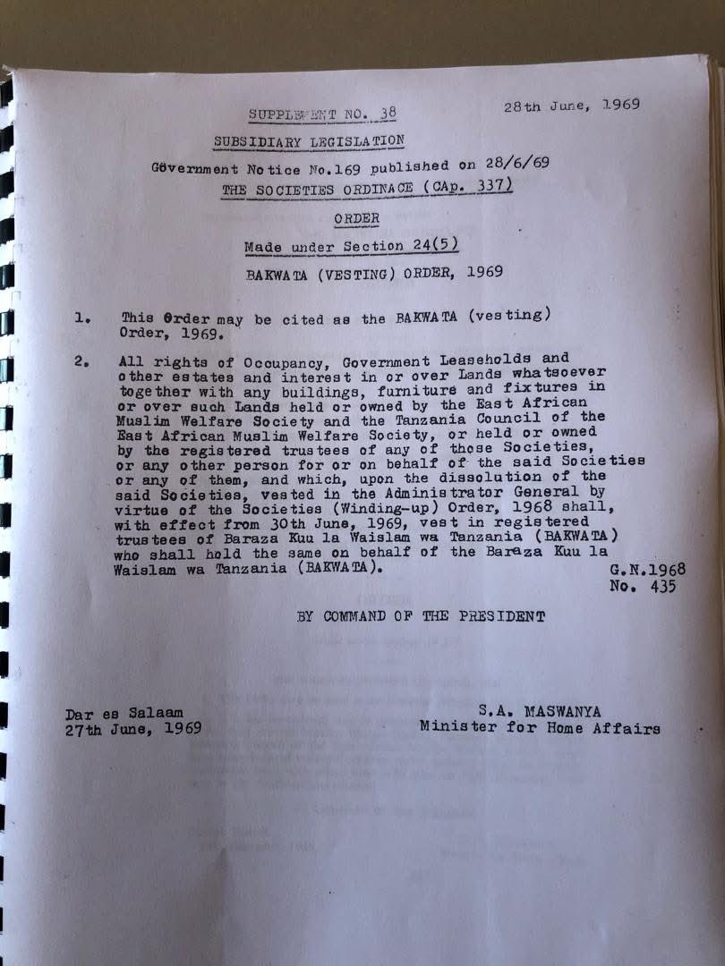 Kabla ya kusema chochote dhidi ya BAKWATA ni muhimu sana tukafahamu Bakwata ni nini na lipi dhumuni la kuanzishwa kwake. 

Kwa ufupi sana, Liitwalo baraza kuu la WaislamuTanzania (Bakwata) ni chombo kilichoanzishwa kudhibiti Waislam. Bakwata ilianzishwa punde baada ya Nyerere