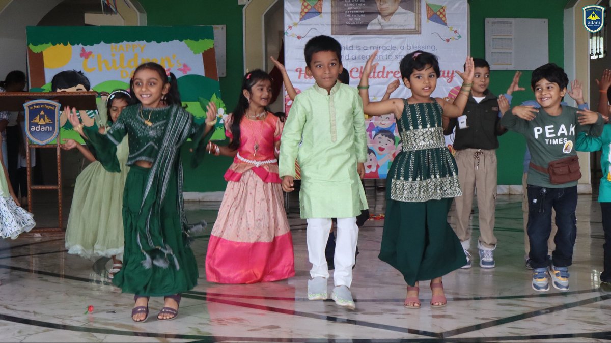 awsnlr's tweet photo. 🌼✨ Children’s Day &amp; Green Day at Adani World School ✨🌿

Smiles, creativity &amp; greenery! 🌸💚 Kids loved performances, thumbprint rose cards 🌹, plant crafts &amp; sapling plantation 🌱. 

Began with lamp-lighting 🪔, then dances, songs &amp; mimicry 

Joyful day for our little stars! https://t.co/t1p9jWKmqy