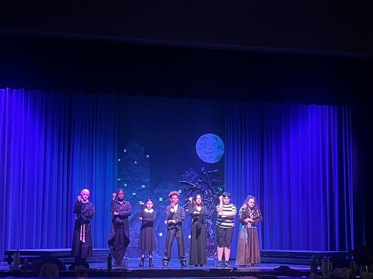 HaskettChoir's tweet image. SPOOKY opening night! Two more chances to see The Addams Family tomorrow! Way to go Kendyl, Isabella, Ximena, Jordan, Wyatt, Bryanna, and Angelique! @Haskett_Theatre #wearehaskett