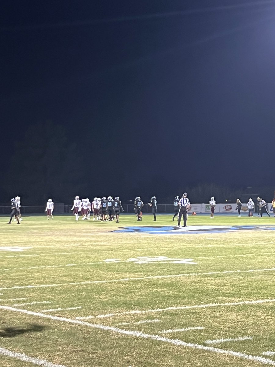 Love seeing 2 great teams compete under the lights! <a href="/CHSCobraFB/">Cactus Football</a> vs. <a href="/DMWolvesFB/">Desert Mountain Wolves Football</a> 
Can't hide in Orange!
#WeAreOUAZ
#SpiritHunt🐺🐺
<a href="/OUAZFootball/">OUAZ Football</a>
