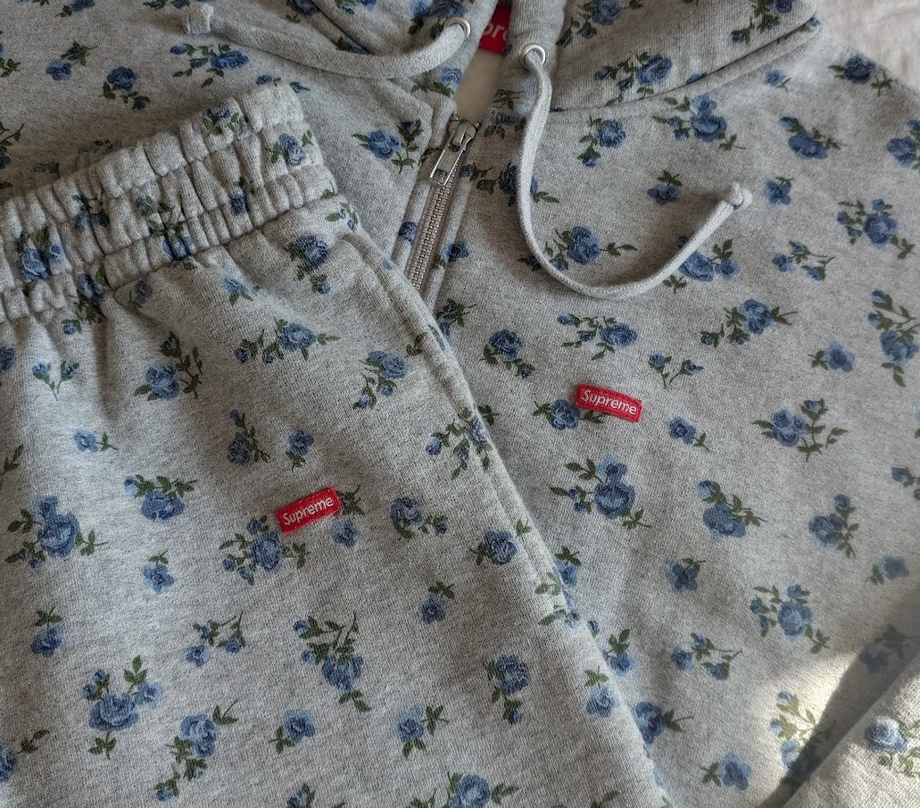 ぷぅ様確認用 花柄に弱いのでつい購入😞 23fwのセットアップと合わせます #supreme