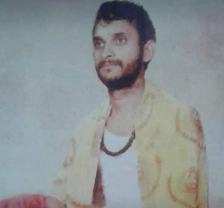 મારા પિતાજી જાદુગર સ્વ.નરેન્દ્ર પંડ્યાજીનો જન્મ દિવસ.સાથે કેળવણી ક્ષેત્રના પિતાતુલ્ય #ગિજુભાઈ  બધેકાનો 140 મો જન્મ દિવસ. મારા પપ્પા જાદુગર.ગિજુભાઈ કેળવણીના જાદુગર. બંને કલાકાર હતા.આજે હોત તો  જીવનમાં આવનાર દુઃખ ને અગડમ, બગડમ ડબ્બા ગુલ કરીને દૂર કરત.
ભગવાન એમના આત્માને શાંતિ આપે.