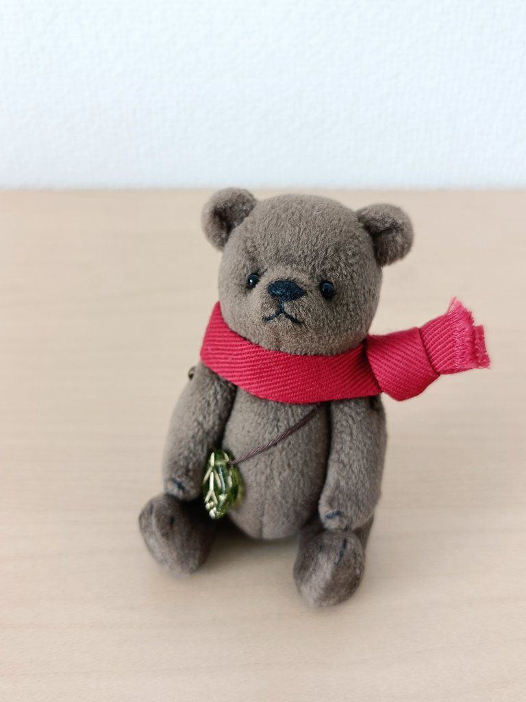 ベロア調の茶色いこぐまちゃん。