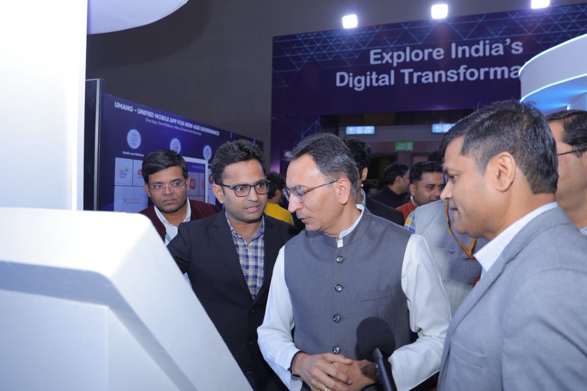 UIDAI's tweet image. Hon&apos;ble MoS Shri @JitinPrasada inaugurated the #DigitalIndia pavilion at #IITF2025 and graced with his presence on 14 Nov. Team #UIDAI showcased and highlighted #Aadhaar, its scaling achievements and the upcoming new Aadhaar app with exciting new features.

If you are at IITF,…