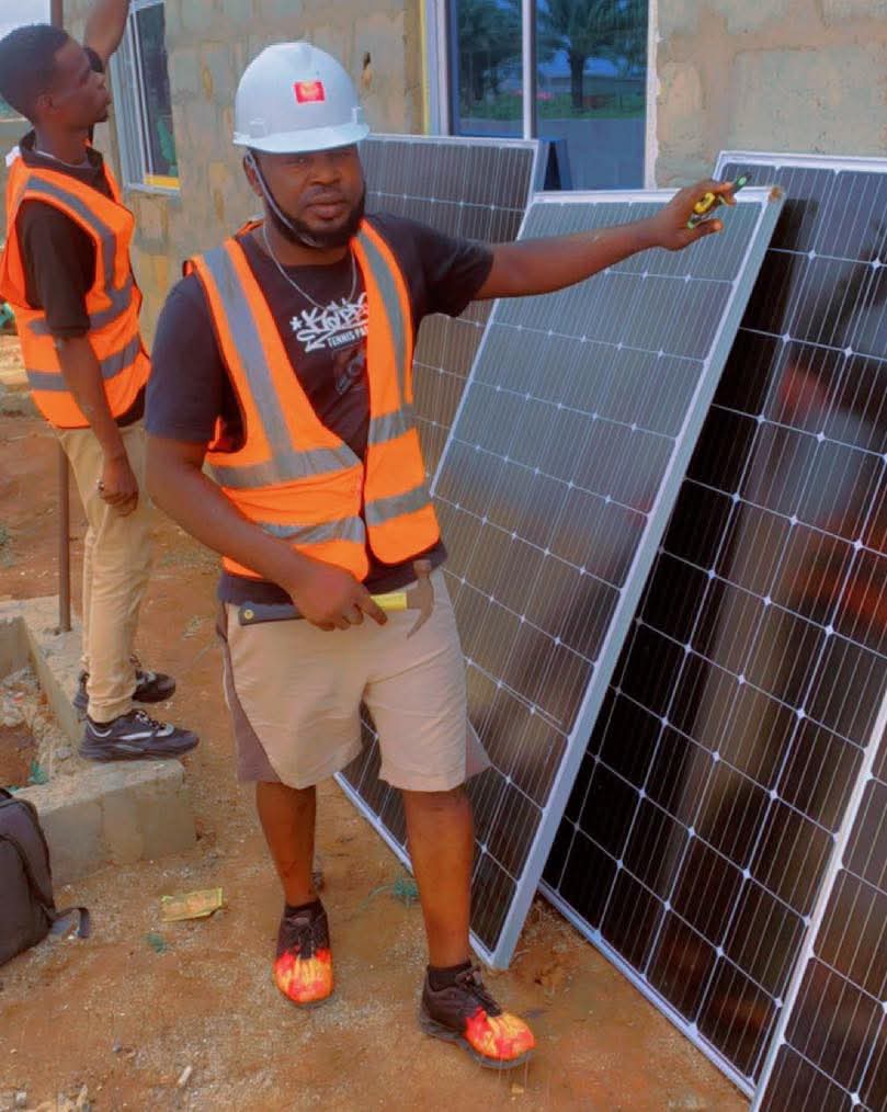 kingrubytech's tweet image. 4.2KVA/24V solar system by us👷🏾‍♂️  
1 x 4.2kva inverter
2 x220AH tubular battery 
6 x350w solar panel
TOTAL COST: N1,600,000
Physical office📍Lagos 
☎️07067579674
Go solar

2pac Big 3 Mavin Baba Ijesha Lawrence Peruzzi Ezra Olamide Tuchel World Cup Alignerz