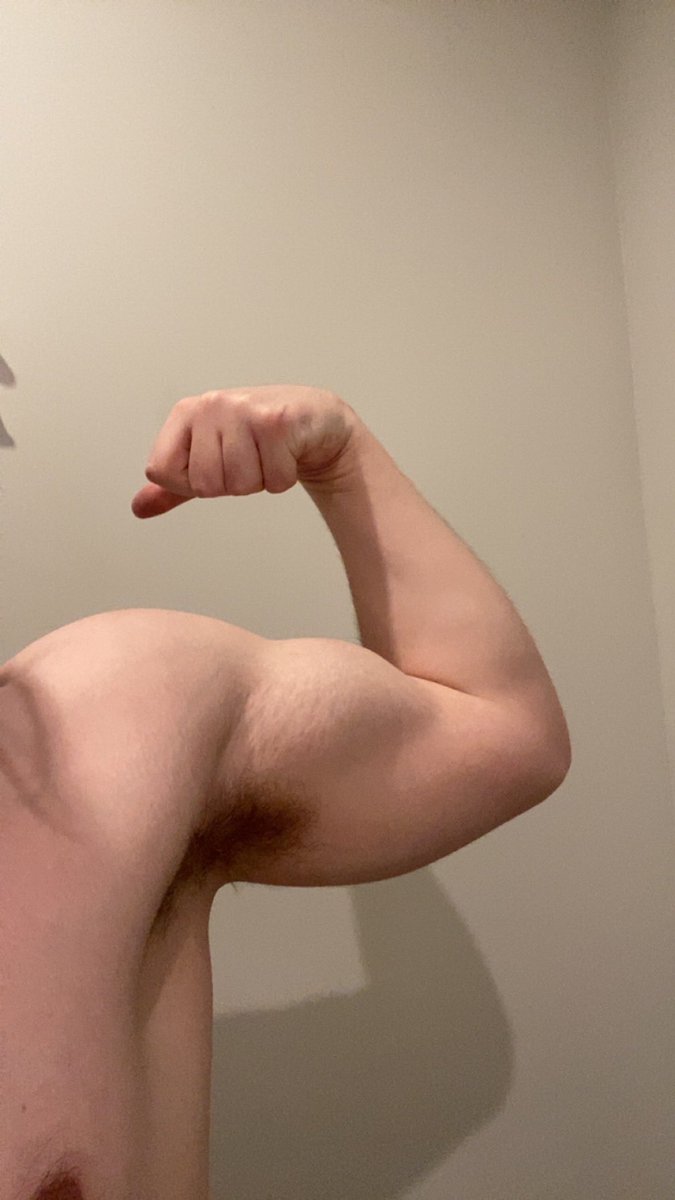 rsosazz's tweet image. birthday bicep post 🎉