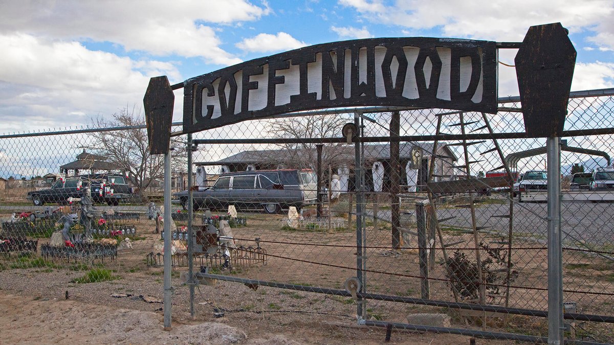 FrontierTerr's tweet image. #EvenStrangerThings: Visit the outrageous Coffin It Up at @VisitPahrump's Coffinwood for an afternoon of eccentricities we promise you won't soon forget. ow.ly/62Ox50Xqh2J