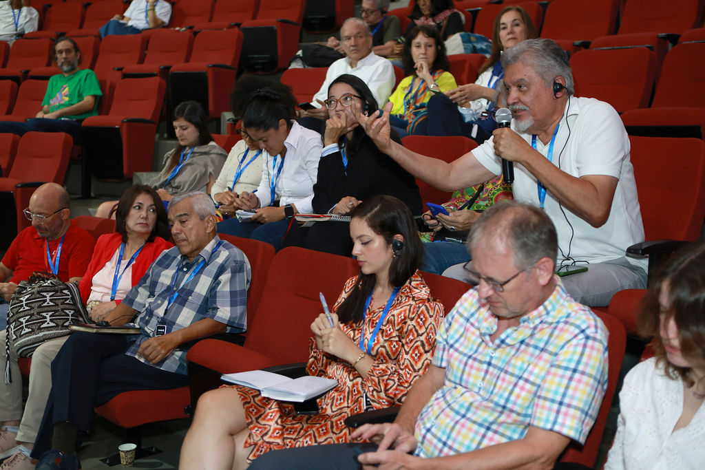 EmbAlemaniaCOL's tweet image. Se necesitan memorias plurales, incluso las marginadas, para crear una memoria colectiva robusta. Tanto el Estado como la sociedad civil las cuidan por igual.
La memoria como la democracia no son heredadas, sino que requieren de un cuidado constante.