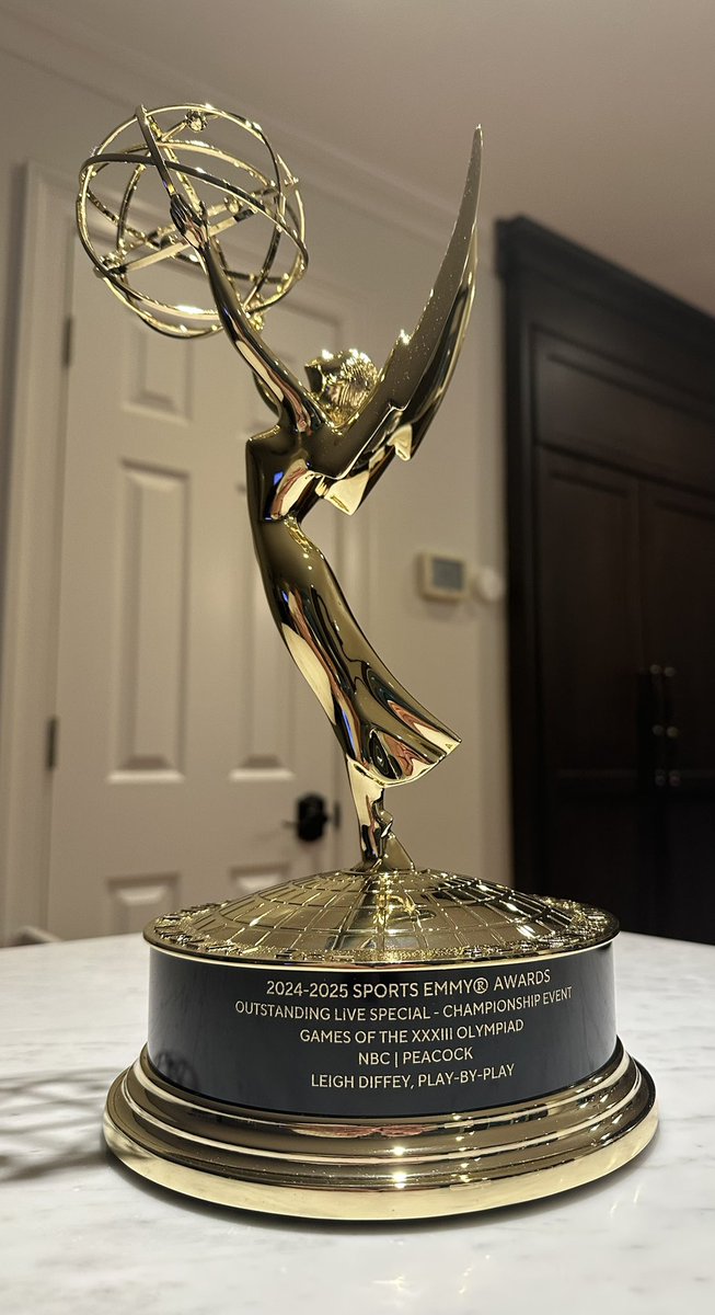 leighdiffey's tweet image. Something very special arrived in the mail today - I think I’ll keep it! Very grateful to &amp;amp; for everyone in my life &amp;amp; career who made this possible … especially my @nbcsports &amp;amp; @NBCOlympics family. Thank you!