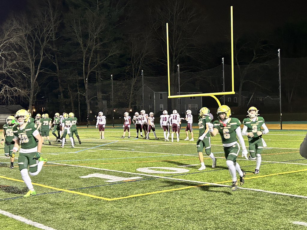 <a href="/FeehanFootball/">Feehan_Football</a> strikes first one a 66 yard TD pass by Owen Mordas to Max Pennelllatore! Shamrocks lead <a href="/ChelmsfordFb/">CHS Football 🦁</a> 7-0! #GoShamrocks <a href="/BishopFeehanHS/">Bishop Feehan</a> <a href="/Feehan_Fanatics/">Feehan Fanatics</a>