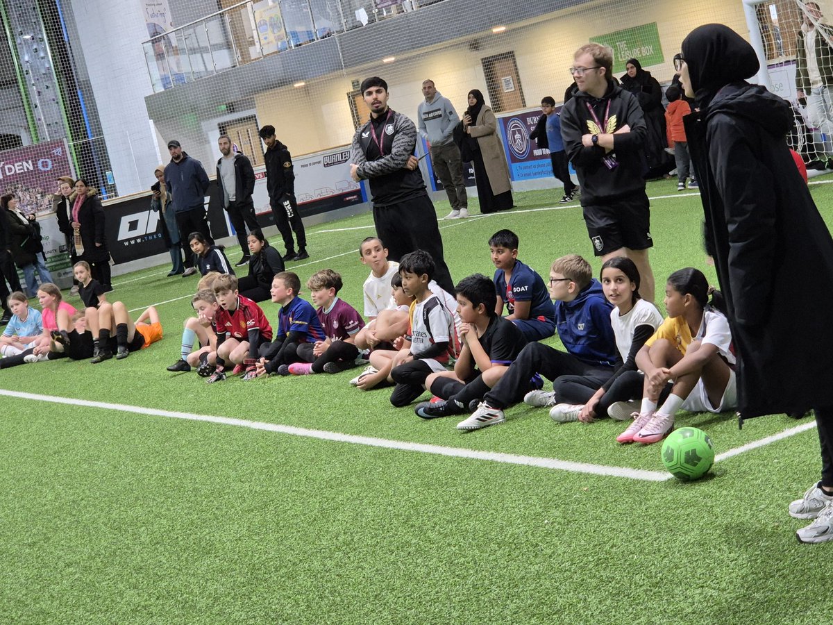 afrasiab_anwar's tweet image. Annual @B_B_Burnley Interfaith tounament held  @TheLeisureBox thankyou to @BurnleyFC_Com for supporting and the pupils, staff and parents of @DaneshouseFc @ClivigerSchool and Barden Primary for another fantastic night of fun and friendship #interfaithweek