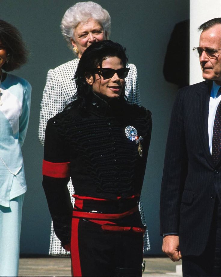 got no business lookin this fine while meeting the president