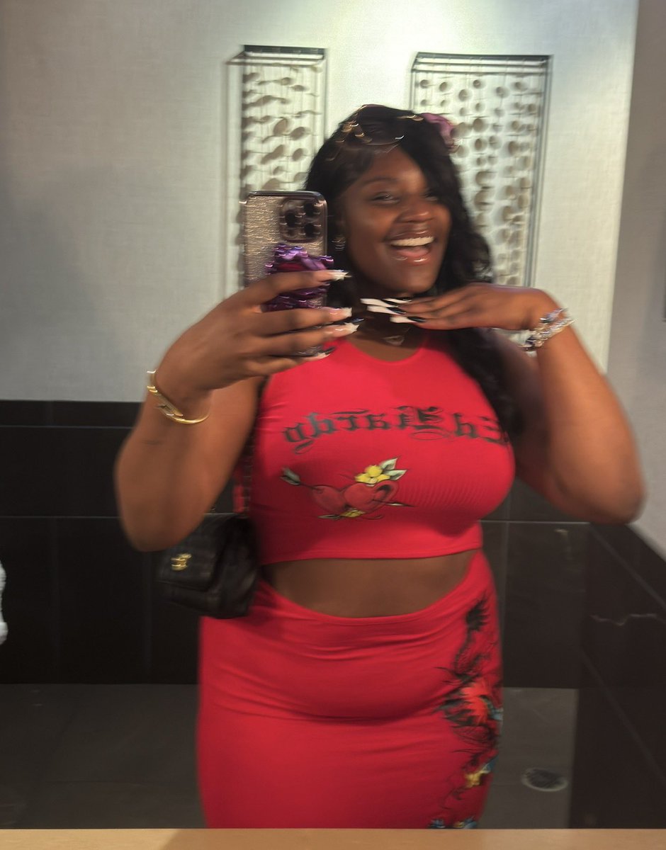 the grand dame of detroit 💗 tweet media