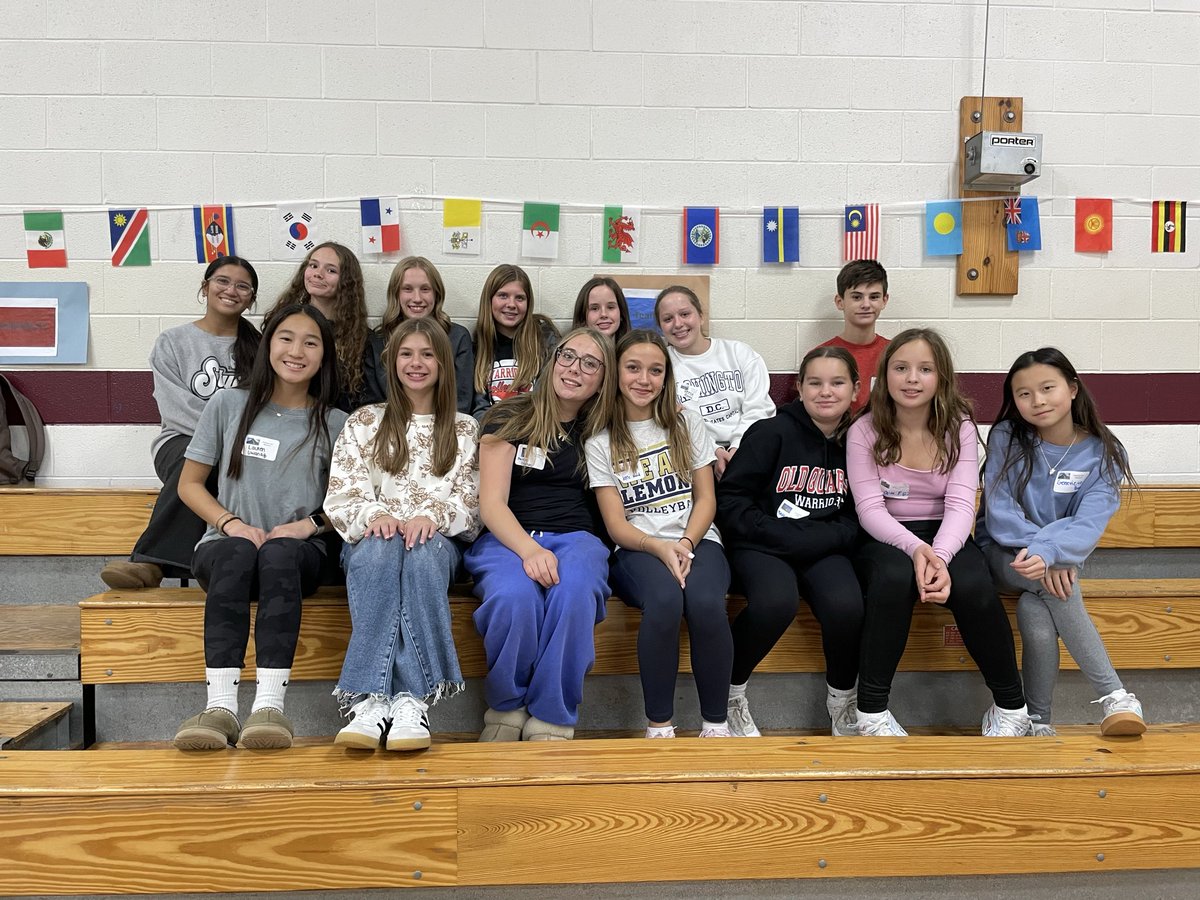 OQNennDavid's tweet photo. #OQMS #studentcouncil putting in the work (and fun) on a Friday night. #sd113a #IAJHSC https://t.co/jtLXOikPug