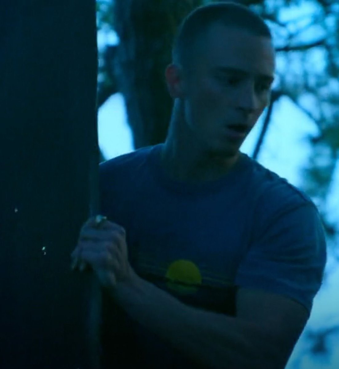 minasgfreal's tweet image. colors by halsey is his song